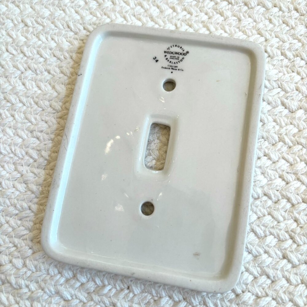 Vintage Peter Rabbit Light Switch Cover - Picture 3 of 3